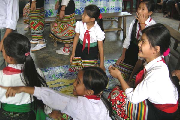 Bảo vệ và thúc đẩy quyền của các trẻ em gái